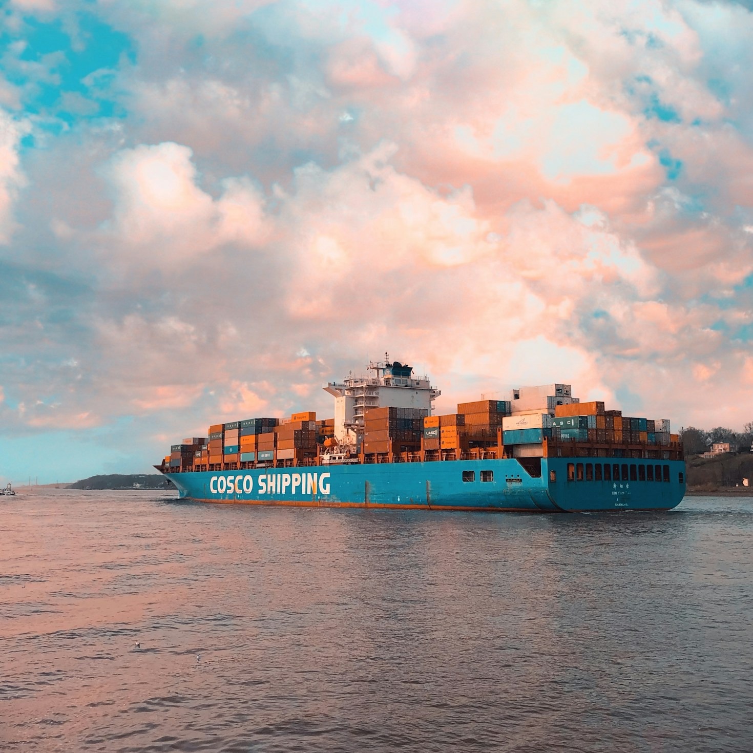 Navigating Global Supply Chain Challenges Today